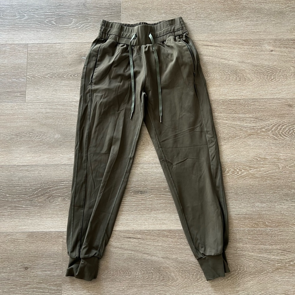 Lululemon ready to rulu joggers